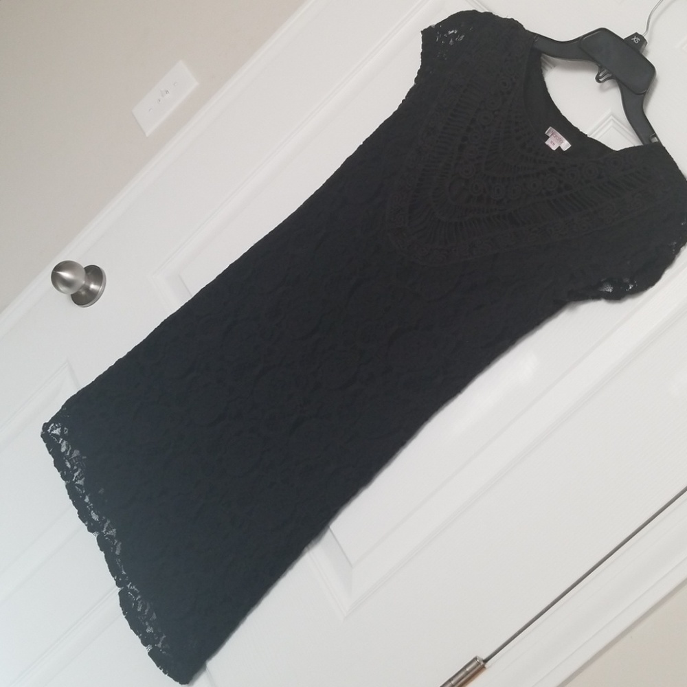 Black lace dress